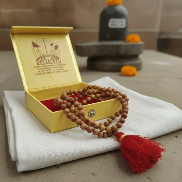 Brown_Chandan_Mala_Red_Dhaga__For_Home_And_Office