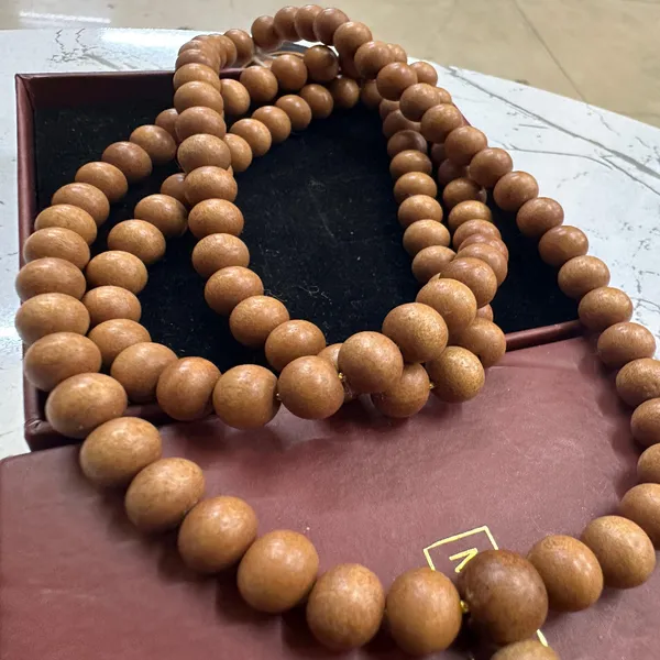 Brown_Safed_Chandan_Mala_With_Latkan_For_Unisex