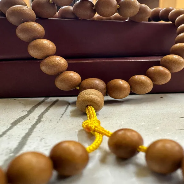Brown_Safed_Chandan_Mala_With_Latkan_For_Unisex