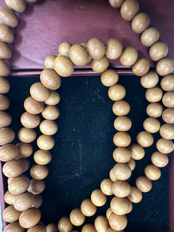 Brown_Safed_Chandan_Mala_With_Latkan_For_Unisex