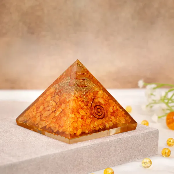 Vyapar_Vridhi_Pyramid_Made_From_Citrine_Crystals