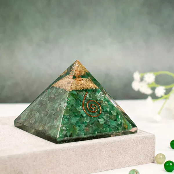 Green_Jade_Pyramid_For_Unisex
