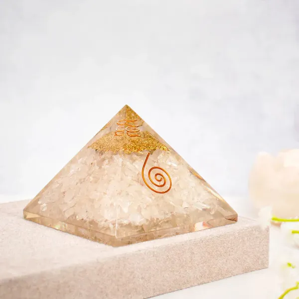 Yellow_Clear_Quartz_Pyramid_For_Unisex