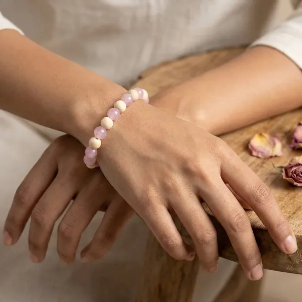 Love_Attraction_With_Tulsi_Bracelet