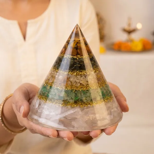 Conical_Dhan_Yog_Pyramid_With_Selenite_Base
