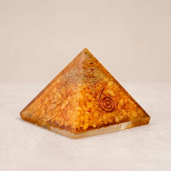 Vyapar_Vridhi_Pyramid_Made_From_Citrine_Crystals