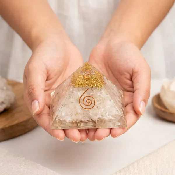 Yellow_Clear_Quartz_Pyramid_For_Unisex