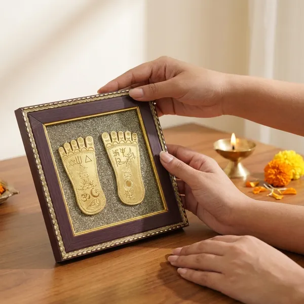 Lakshmi_Charan_Paduka_Frame_With_Free_Subh_Labh_Pyrite_Frame