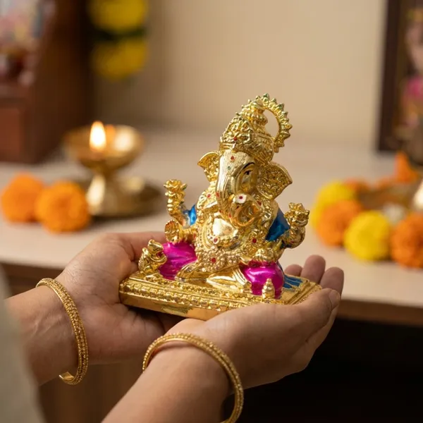Shri_Siddhivinayak_Ganesha_Idol