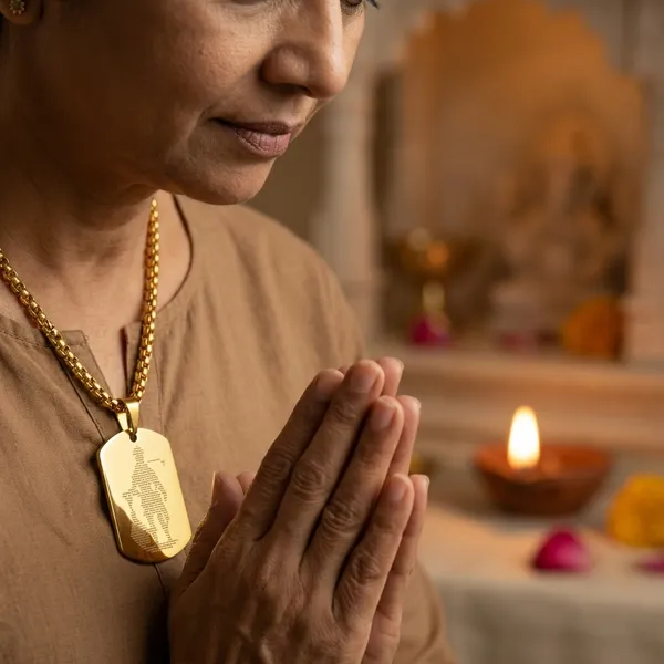 Shree_Hanuman_Chalisa_Pendant_Gold