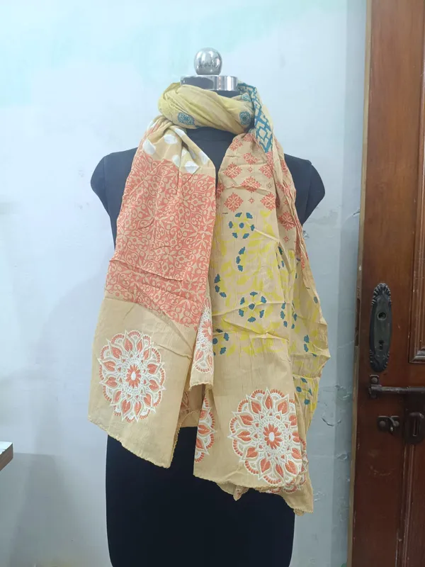 Handcrafted_Patchwork_Scarf_With_Floral_And_Paisley_Print