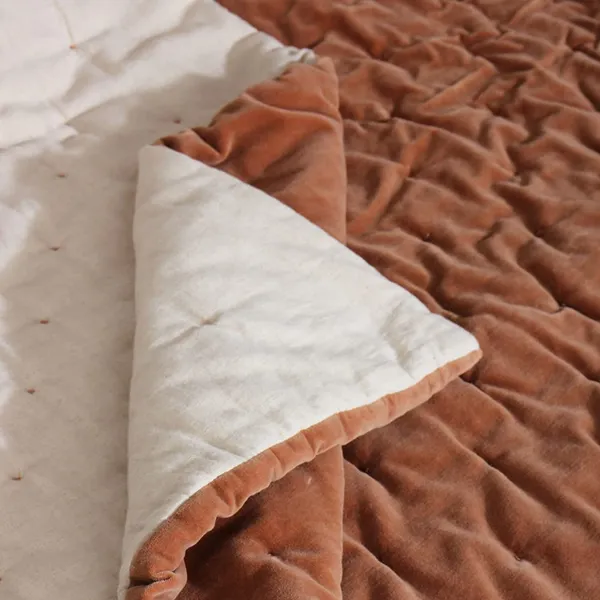 Orange_Cotton_Premium_Quilt_For_Bed_Room