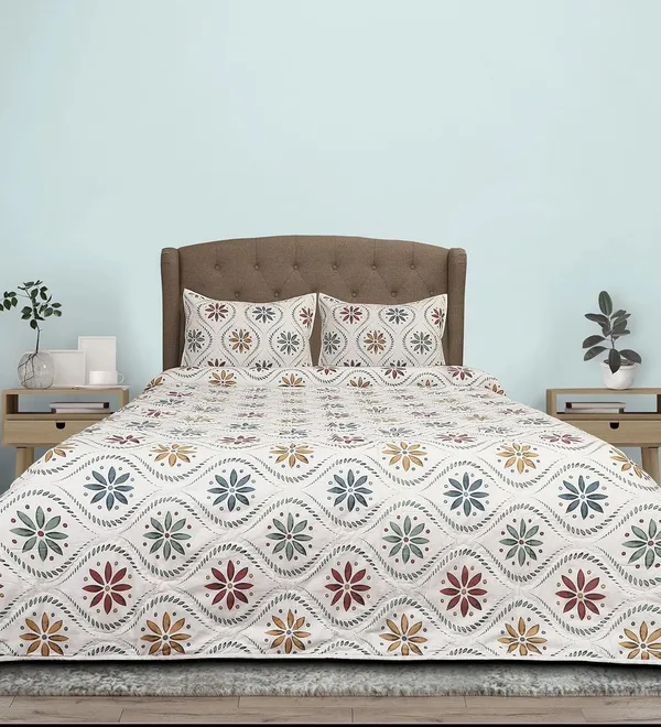 Multicolor_Cotton_Premium_Quilt_With_Pillow_Covers_For_Bed_Room