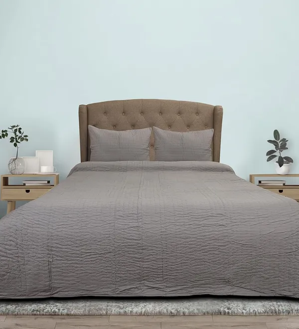 Grey_Cotton_Premium_Quilt_With_Pillow_Covers_For_Bed_Room