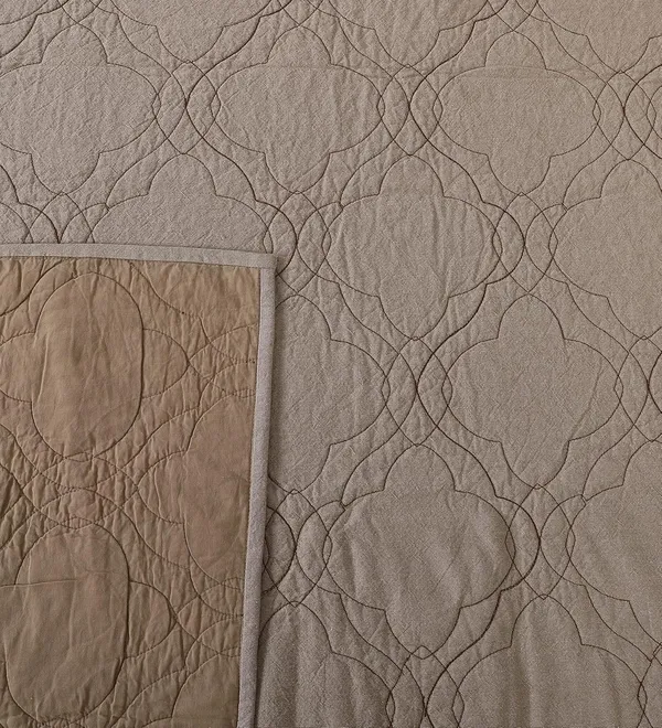 Beige_Cotton_Premium_Quilt_With_Pillow_Covers_For_Bed_Room