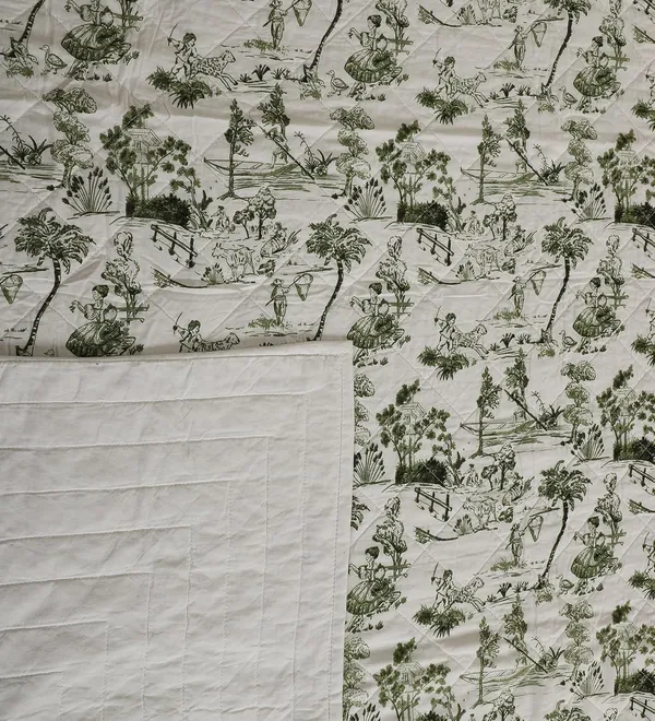 Multicolor_Cotton_Premium_Quilt_With_Pillow_Covers_For_Bed_Room