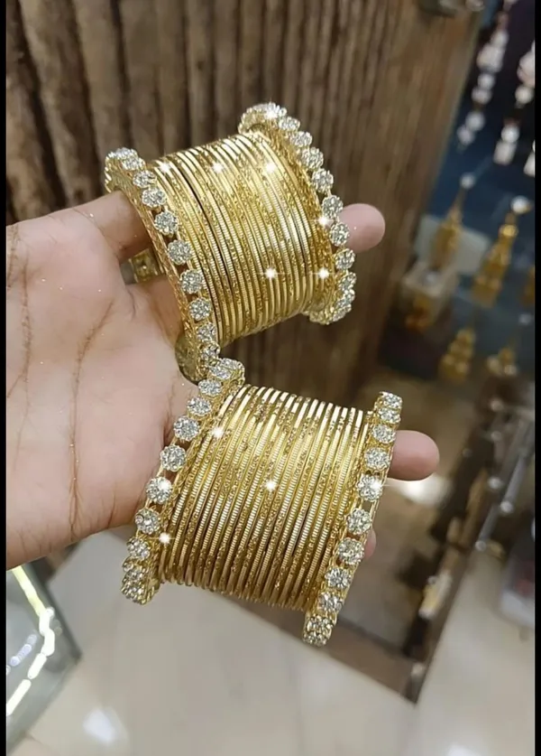 Golden_Zarkan_Pacheli_Bangles_With_Metal_Chudiya_For_Women