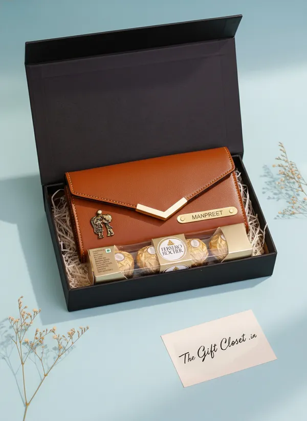 Personalized_Premium_Leather_Clutch_&_Chocolate_Gift_Set_For_Women