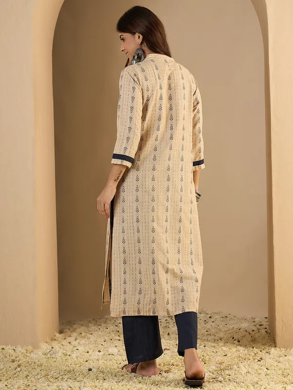 Beige_Printed_Straight_Kurta_With_Mandarin_Collar_And_Side_Slits_For_Women