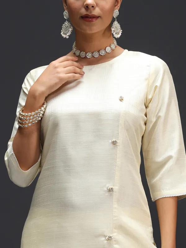 Cream_Kurta_Set_With_Tribal_Print_Dupatta_For_Women
