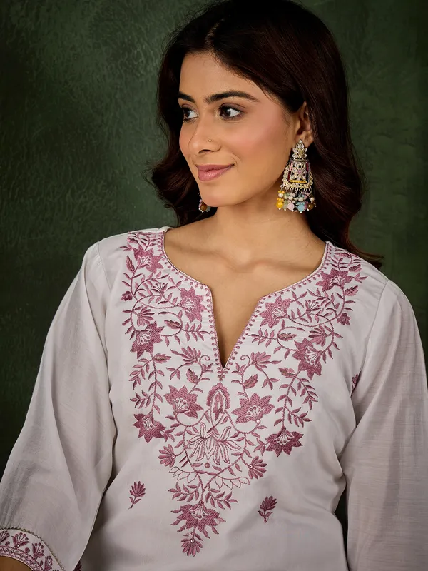 White_Embroidered_Cotton_Kurta_With_Pants_Set_For_Women