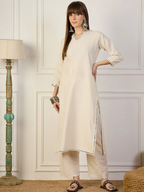 Cream_Elegant_Kurta_Set_With_Mirror_Work_Detail_For_Women