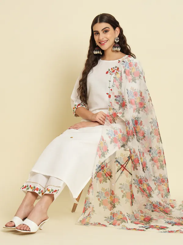 White_Embroidered_Kurta_Set_With_Floral_Dupatta_For_Women