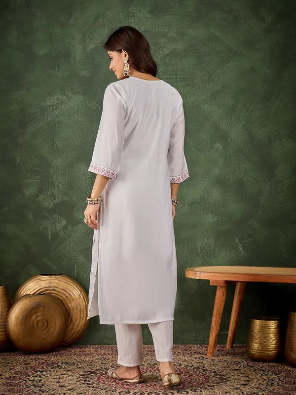 White_Embroidered_Cotton_Kurta_With_Pants_Set_For_Women