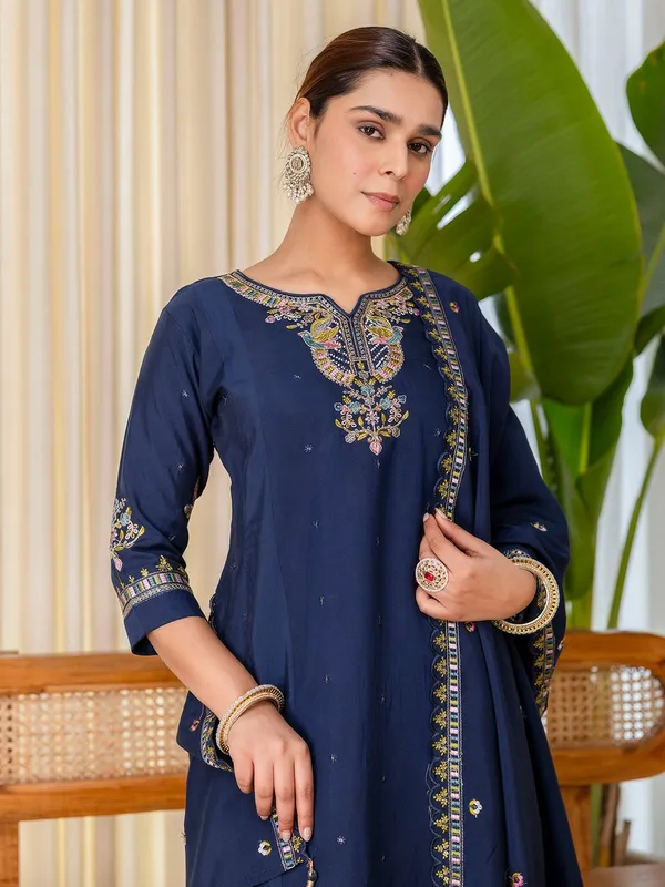Navy_Blue_Embroidered_Ethnic_Kurta_Set_With_Dupatta_For_Women