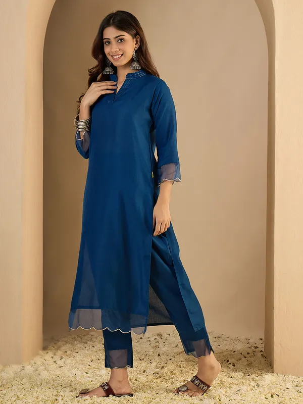 Blue_Chanderi_Kurta_Set_With_Scalloped_Hem_And_Organza_Detailing_For_Women