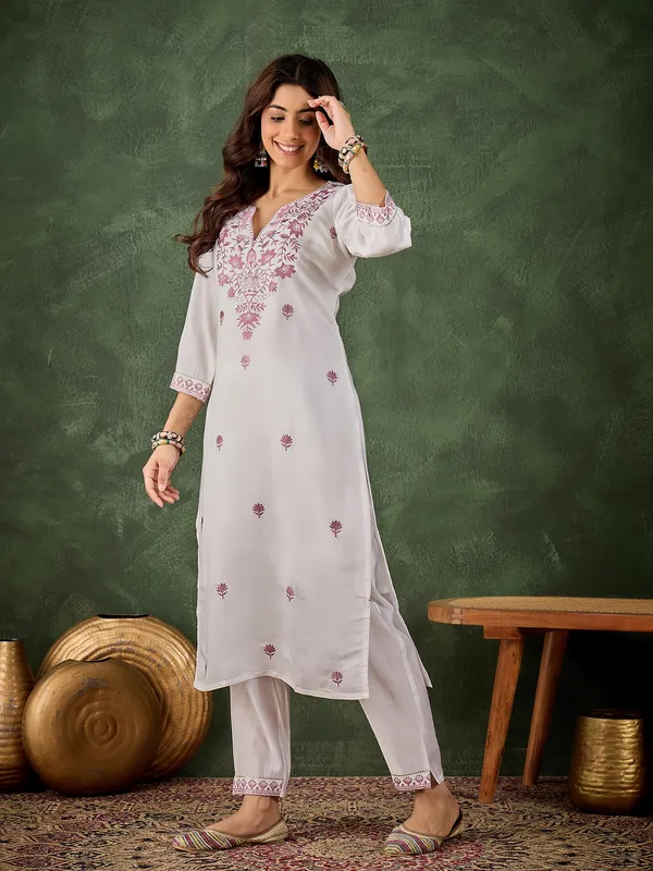White_Embroidered_Cotton_Kurta_With_Pants_Set_For_Women
