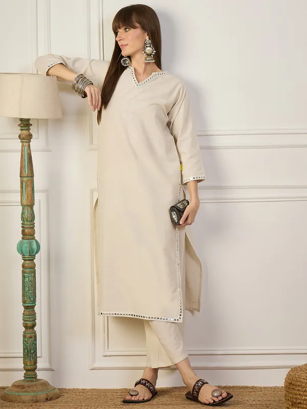 Cream_Elegant_Kurta_Set_With_Mirror_Work_Detail_For_Women