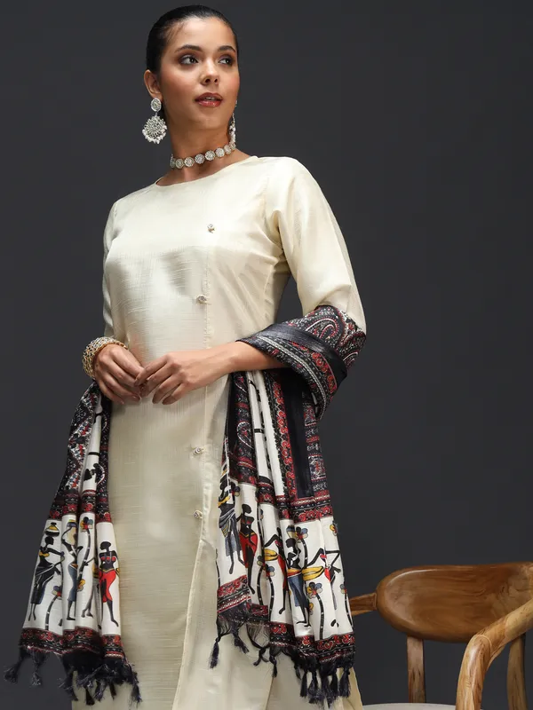 Cream_Kurta_Set_With_Tribal_Print_Dupatta_For_Women