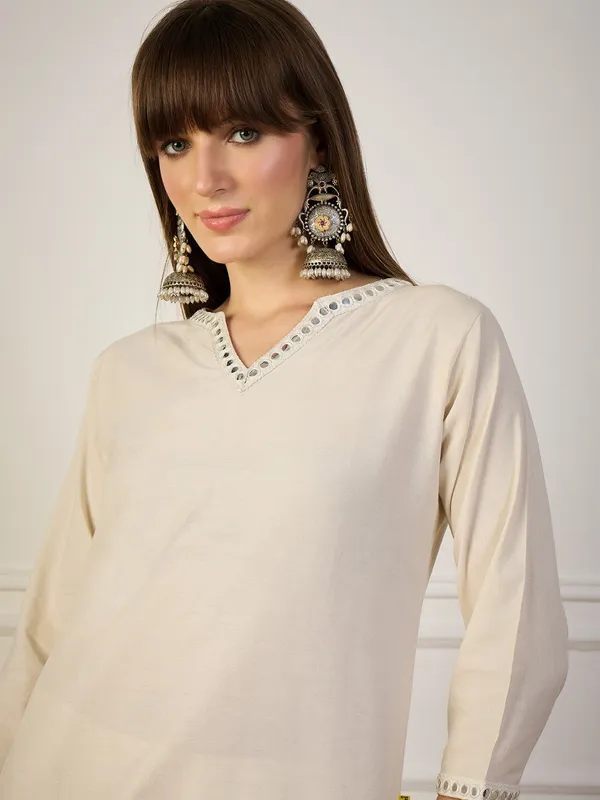 Cream_Elegant_Kurta_Set_With_Mirror_Work_Detail_For_Women