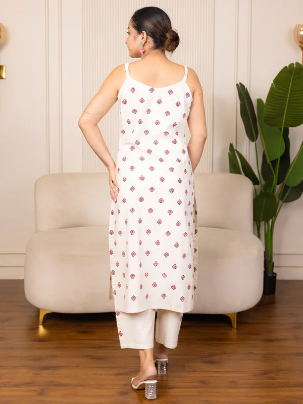 White_Floral_Embroidered_Kurta_Set_With_Palazzo_Pants_For_Women