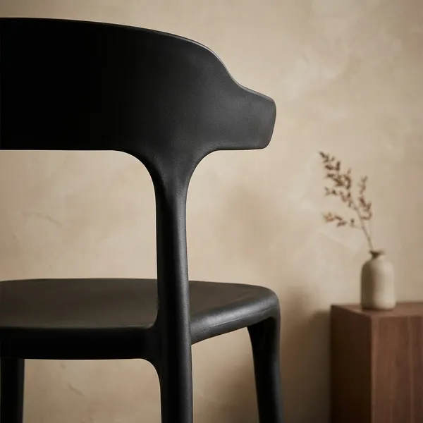 Black_Plastic_Dining_Cafe_Chair_|_40.64_X_43.1_X_81_Cm