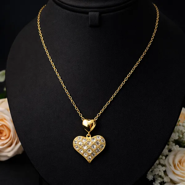 Ilanja_Gold_Sparkle_Heart_Pendant_for_Women