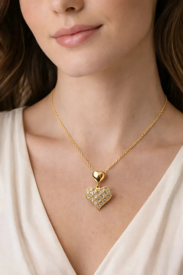 Ilanja_Gold_Sparkle_Heart_Pendant_for_Women
