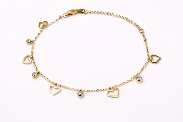 Ilanja_Gold_Heart_Charm_Bracelet_for_Women