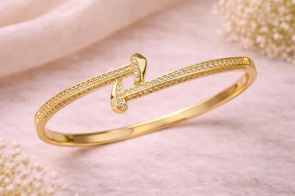 Ilanja_Gold-Tone_Sleek_Curve_Bracelet_for_Women