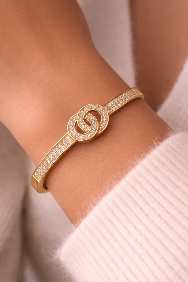 Ilanja_Golden_Eternal_Knot_bracelet_for_Women