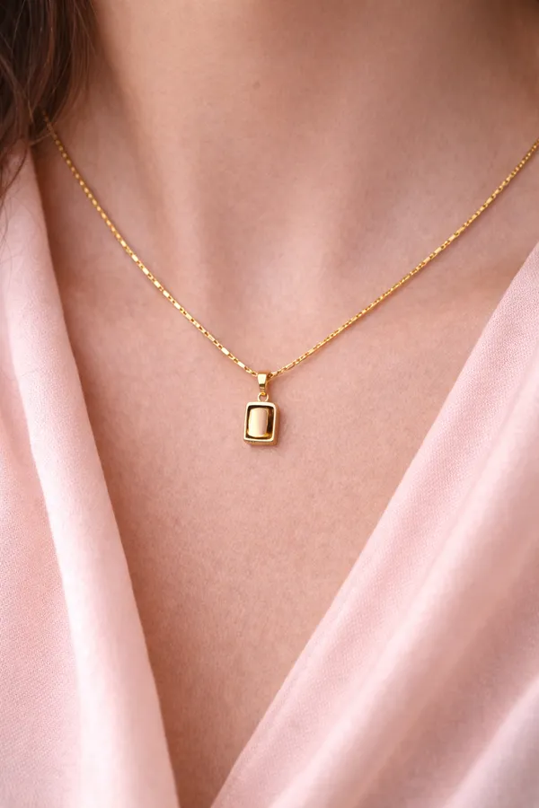 ILANJA_Gold_Tone_Minimal_Square_Pendant_for_Women