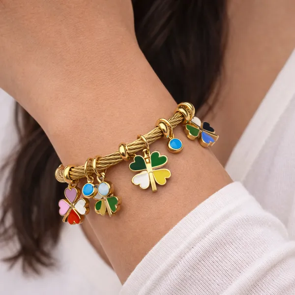 Ilanja_Gold_Multicolor_Heart_Charm_Bracelet_for_Women