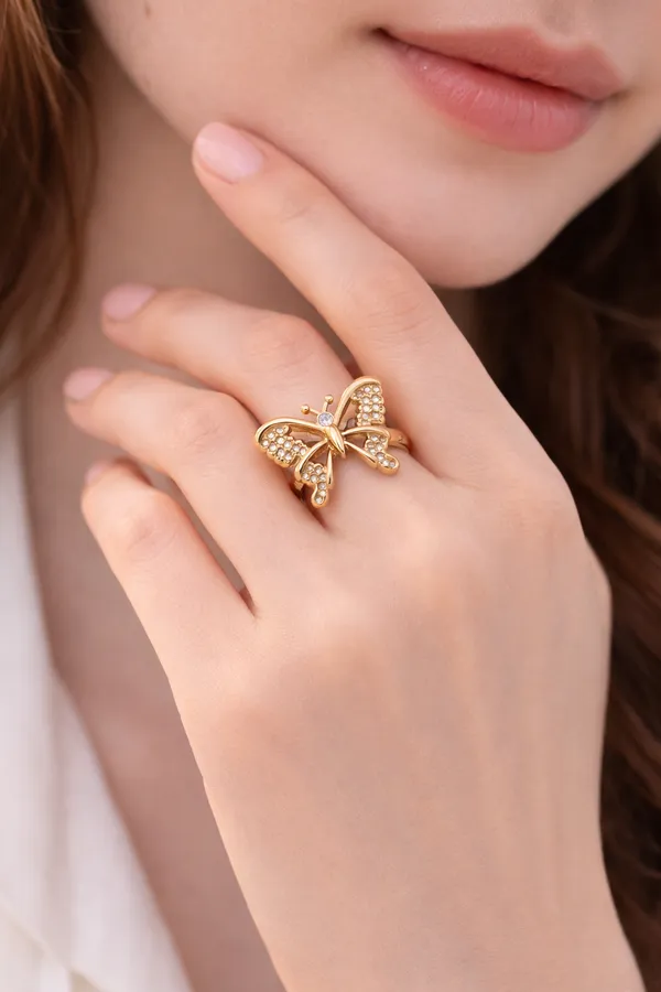 Ilanja_Gold_Lumiere_Bow_Ring_for_Women
