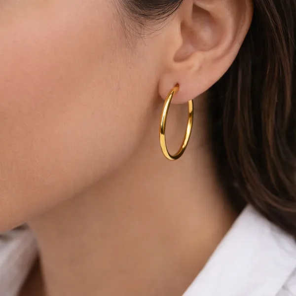 Ilanja_Golden_Classic_Hoop_Earrings_for_Women