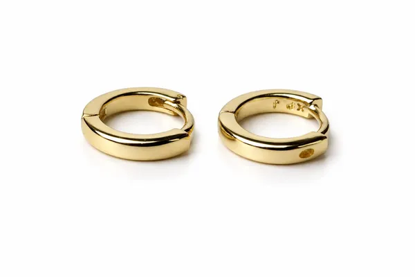 Ilanja_Gold_Classic_Huggie_Earrings_for_Women