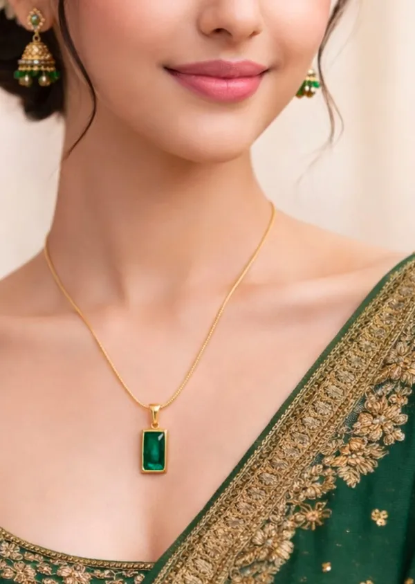 Ilanja_Gold-Toned_Green_Stone_Pendant_Chain_Necklace