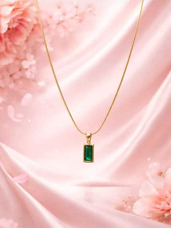 Ilanja_Gold-Toned_Green_Stone_Pendant_Chain_Necklace