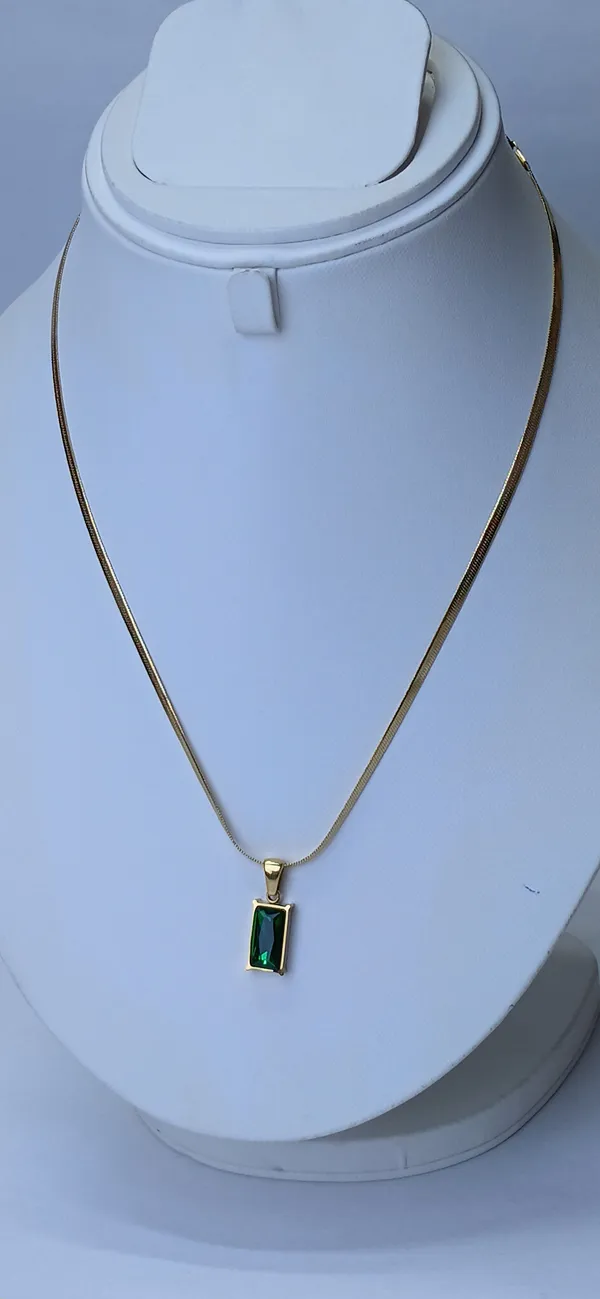 Ilanja_Gold_Multicolor_Teardrop_Stone_Pendant_for_Women