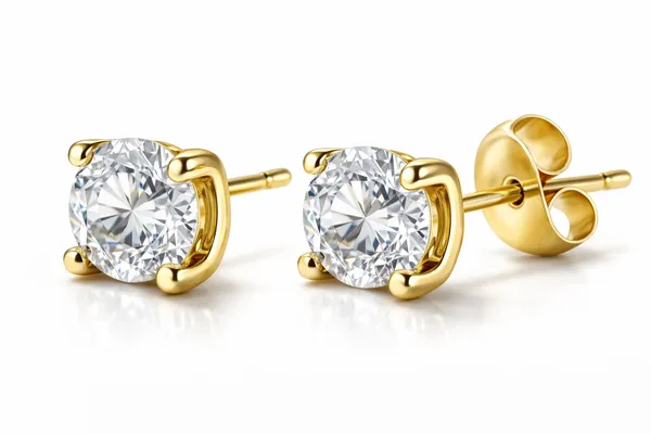 ILANJA_Classic_Solitaire_Swaroski_Diamond_Stud_Earrings